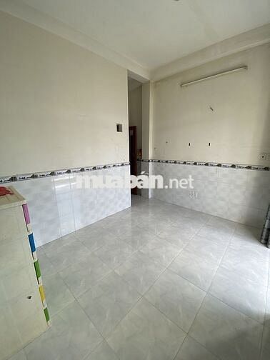PHÒNG TRỌ BAN CÔNG  & CỬA SỔ THOÁNG MÁT - NGAY eTOWN CỘNG HÒA