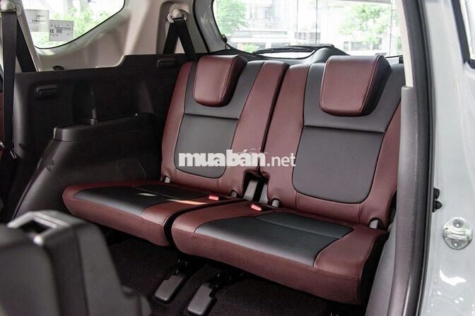 Mitsubishi Xpander Cross 7 Mới 100%