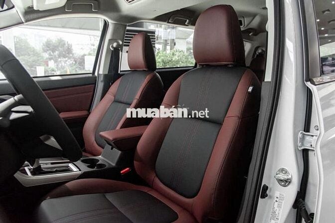 Mitsubishi Xpander Cross 7 Mới 100%
