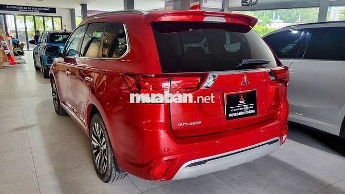 Mitsubishi Outlander CVT 2024 Đỏ 7 chỗ