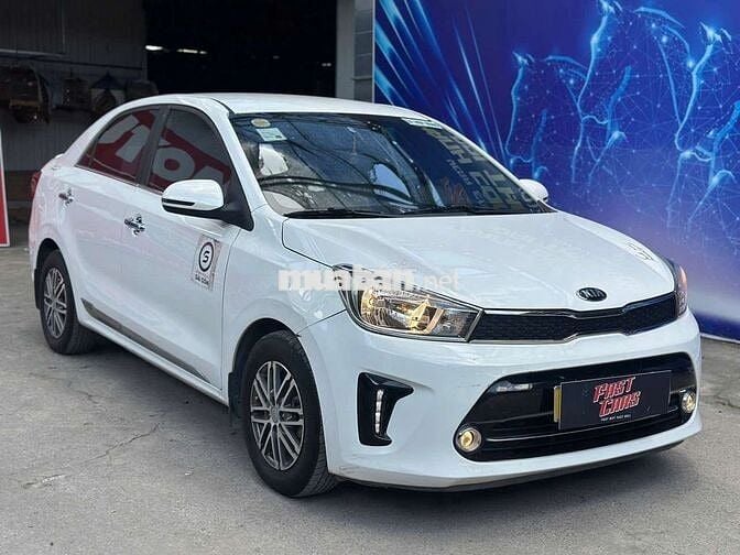 Kia Soluto 2021 Deluxe 1.4MT,số sàn,màu trắng,8v8