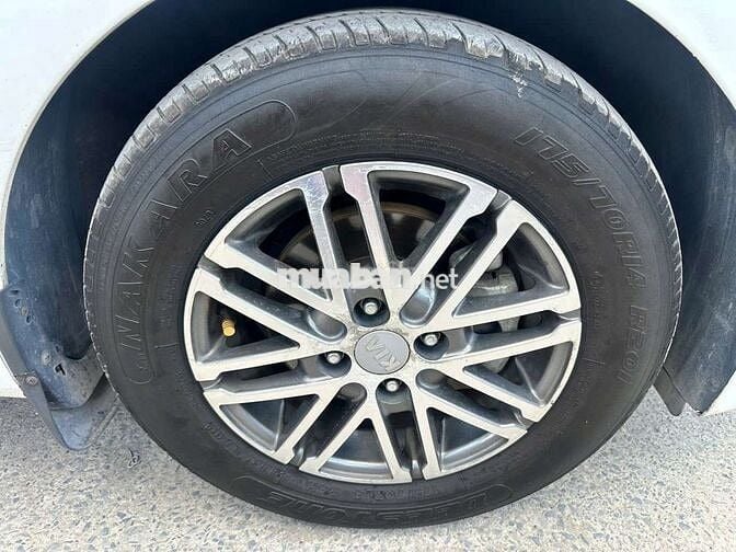 Kia Soluto 2021 Deluxe 1.4MT,số sàn,màu trắng,8v8