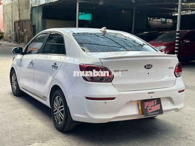 Kia Soluto 2021 Deluxe 1.4MT,số sàn,màu trắng,8v8