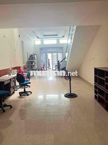 Cho Thuê Nhà Mặt Tiền Nguyễn Ảnh Thủ Bà Điểm Hóc Mon