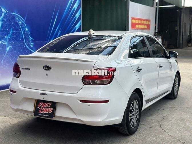 Kia Soluto 2021 Deluxe 1.4MT,số sàn,màu trắng,8v8