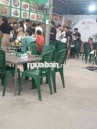 Tuyển Nhân Viên Phục Vụ Bao Ăn Ở