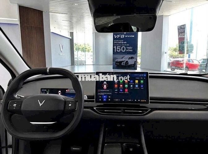 VinFast VF 8 SUV điện Trắng