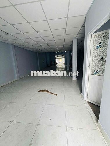 Cho Thuê Nhà Mặt Tiền Gần Ngã 5 Chợ Đầu Mối Hóc Môn