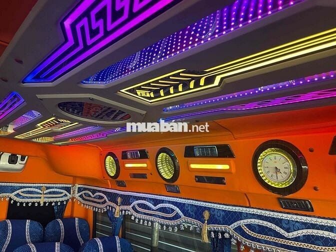 Hyundai Solati H350 2019 Bạc