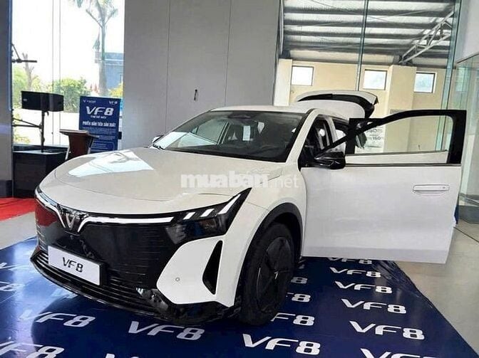 VinFast VF 8 SUV điện Trắng