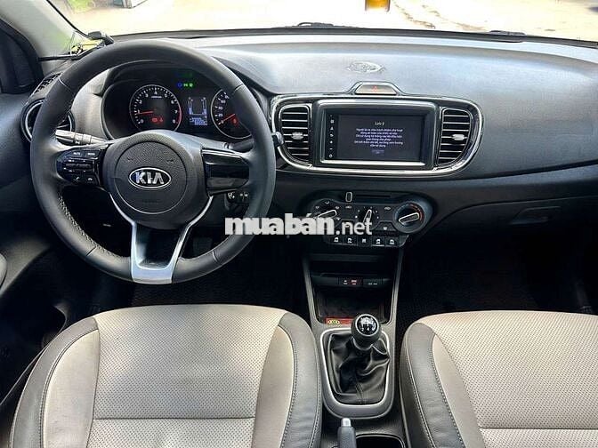 Kia Soluto 2021 Deluxe 1.4MT,số sàn,màu trắng,8v8