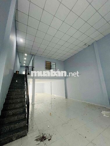 Cho Thuê Nhà Mặt Tiền Gần Ngã 5 Chợ Đầu Mối Hóc Môn