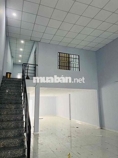 Cho Thuê Nhà Mặt Tiền Gần Ngã 5 Chợ Đầu Mối Hóc Môn