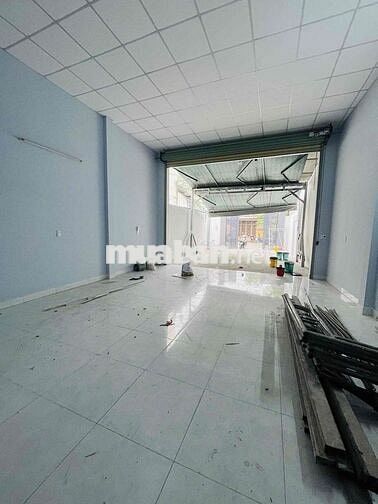 Cho Thuê Nhà Mặt Tiền Gần Ngã 5 Chợ Đầu Mối Hóc Môn