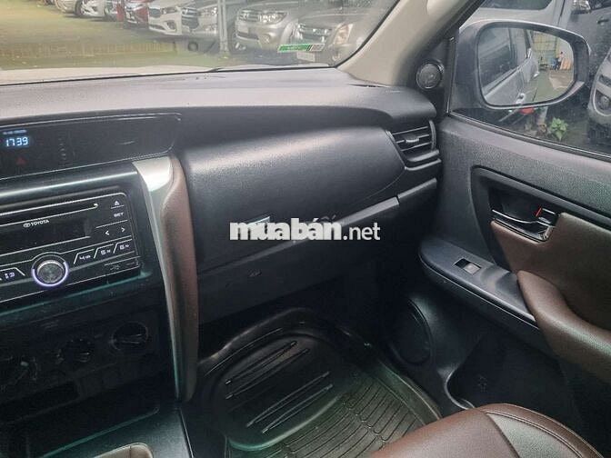 Toyota Fortuner 2017 Dầu Bạc