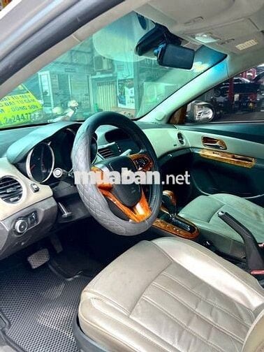 Chevrolet Cruze 1.8 Full 2013 Bạc AT