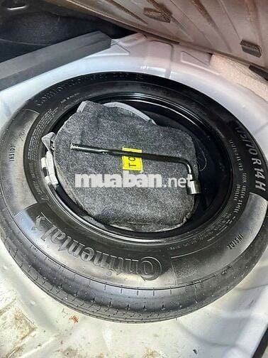 Kia Soluto 2021 Deluxe 1.4MT,số sàn,màu trắng,8v8