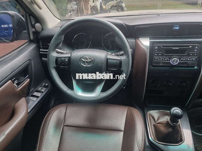Toyota Fortuner 2017 Dầu Bạc