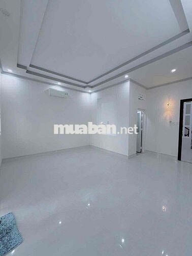CHỦ GỬI CHO THUÊ NHÀ TRỆT 2 LẦU MỚI ĐẸP ĐƯỜNG D6 KDC HỒNG LOAN