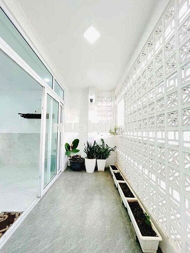 NHÀ 2 LẦU 5x17 HẺM 8M KHU ĐỒNG BỘ ĐẸP CÓ NỘI THẤT