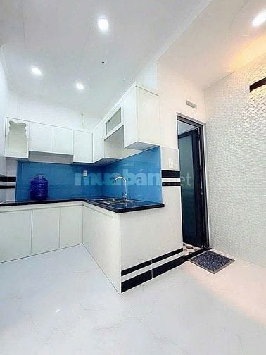 Bán nhà 4mx9m trệt lầu 2 phòng ngủ sát Chợ Nhị Xuân Hóc Môn 435 Triệu