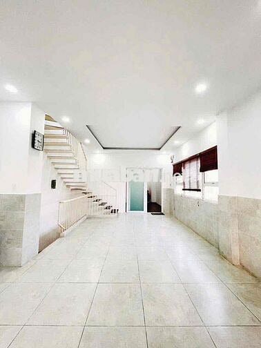 NHÀ 2 LẦU 5x17 HẺM 8M KHU ĐỒNG BỘ ĐẸP CÓ NỘI THẤT