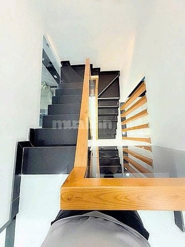 Bán nhà 4mx9m trệt lầu 2 phòng ngủ sát Chợ Nhị Xuân Hóc Môn 435 Triệu