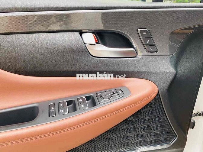 Hyundai SantaFe Cao cấp 2.5L HTRAC sản xuất 2022