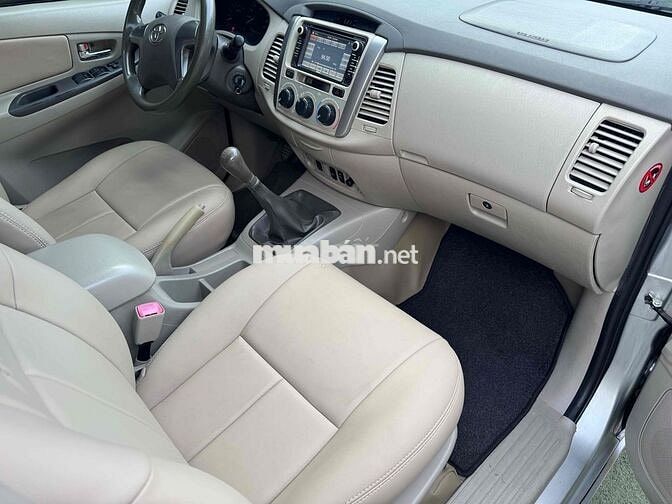Toyota Innova 2015 Số sàn Bạc 7 chỗ
