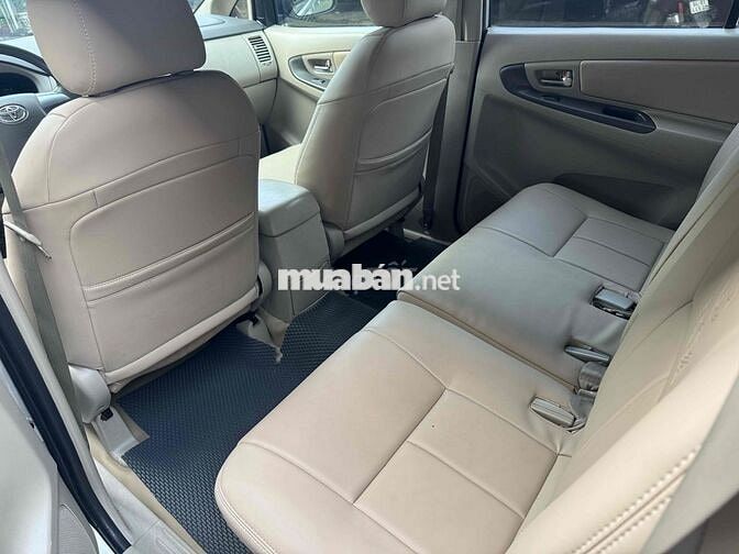 Toyota Innova 2015 Số sàn Bạc 7 chỗ