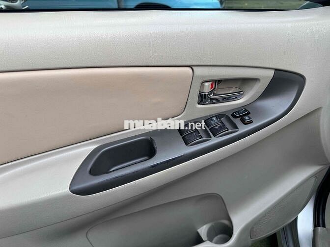 Toyota Innova 2015 Số sàn Bạc 7 chỗ
