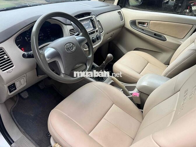 Toyota Innova 2015 Số sàn Bạc 7 chỗ