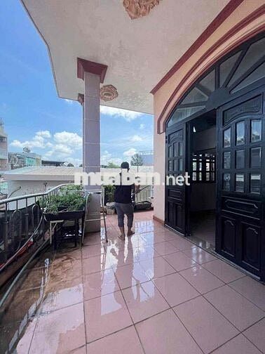 phòng 40m2 có ban công thoáng mát, ngay đường 2 trường thọ 4,5tr
