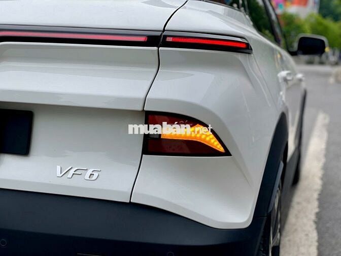 VinFast VF6 Plus 2025 Trắng 2 vạn km