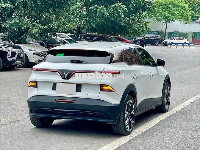 VinFast VF6 Plus 2025 Trắng 2 vạn km