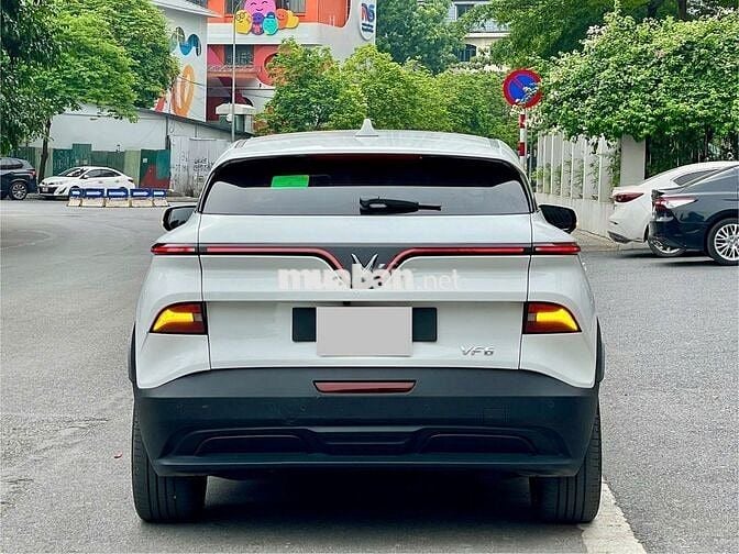 VinFast VF6 Plus 2025 Trắng 2 vạn km