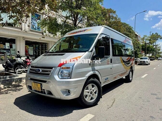 Ford Transit SVP 2019 Số sàn Bạc