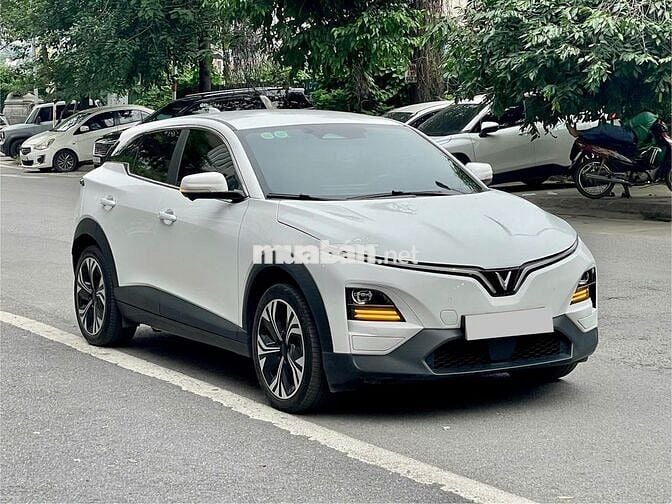 VinFast VF6 Plus 2025 Trắng 2 vạn km