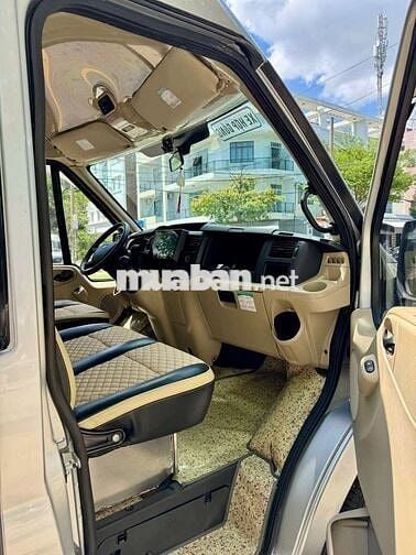 Ford Transit SVP 2019 Số sàn Bạc