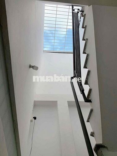 Mình có sẵn 1 phòng trống vòng xoay lăng cha cả hoàng văn thụ, chỉ dàn