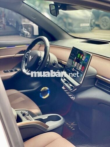 VinFast VF6 Plus 2025 Trắng 2 vạn km