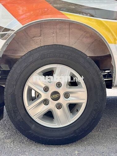 Ford Transit SVP 2019 Số sàn Bạc