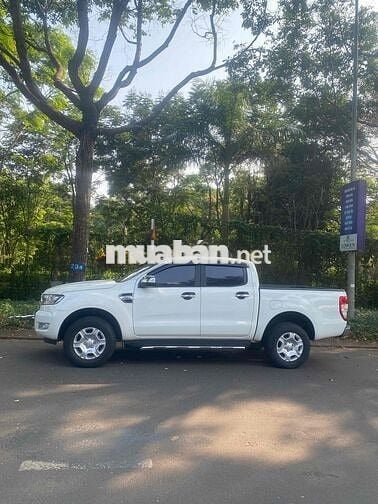 Ford Ranger XLT 2016 Số sàn Trắng