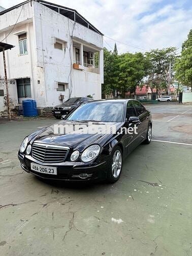 Mercedes-Benz E-Class Kompressor Đen 5 chỗ