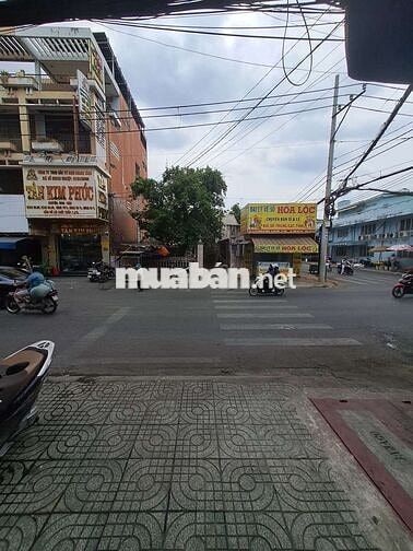Cho thuê nhà mặt tiền đường Trưng Nữ Vương . ngay chợ Hóc Môn . Tp HCM