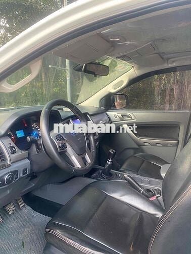 Ford Ranger XLT 2016 Số sàn Trắng