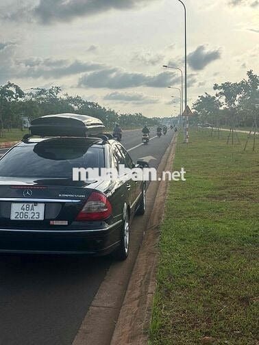 Mercedes-Benz E-Class Kompressor Đen 5 chỗ