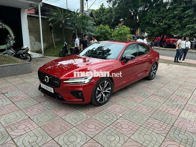 Volvo S60 R-Design Xăng Tự động Đỏ