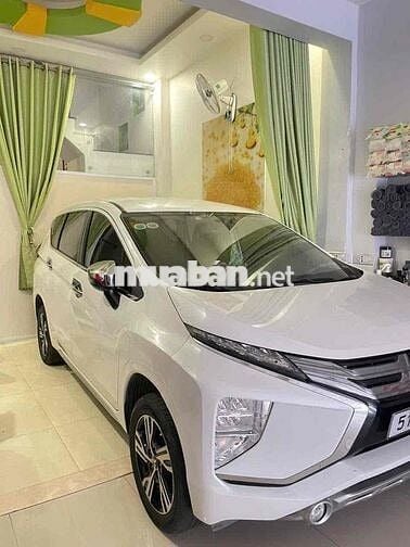 Mitsubishi Xpander 7 chỗ màu Trắng