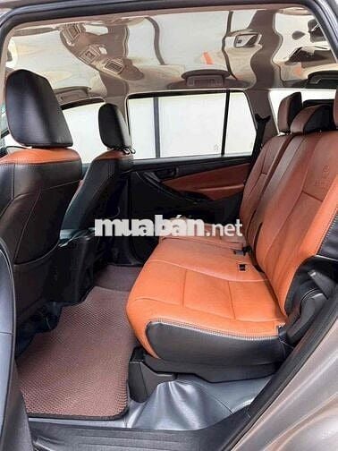Toyota Innova 2017 Số sàn đồng ánh kim